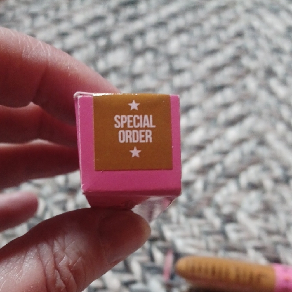 Jeffree Star Velour Liquid Lipstick In Special Order - Picture 2 of 3
